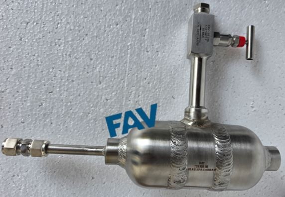 Condensate Pot with Needle Valve Condensate Pot